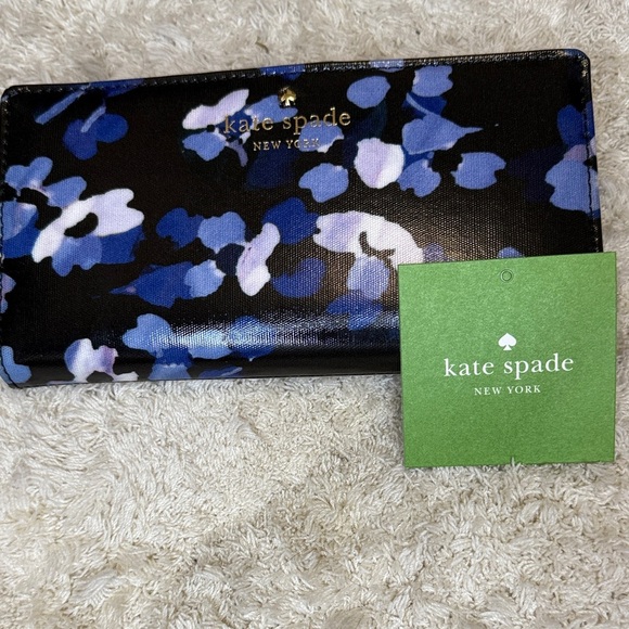NWT Kate Spade Cedar Street Floral Black and Blue Wallet - Picture 1 of 9